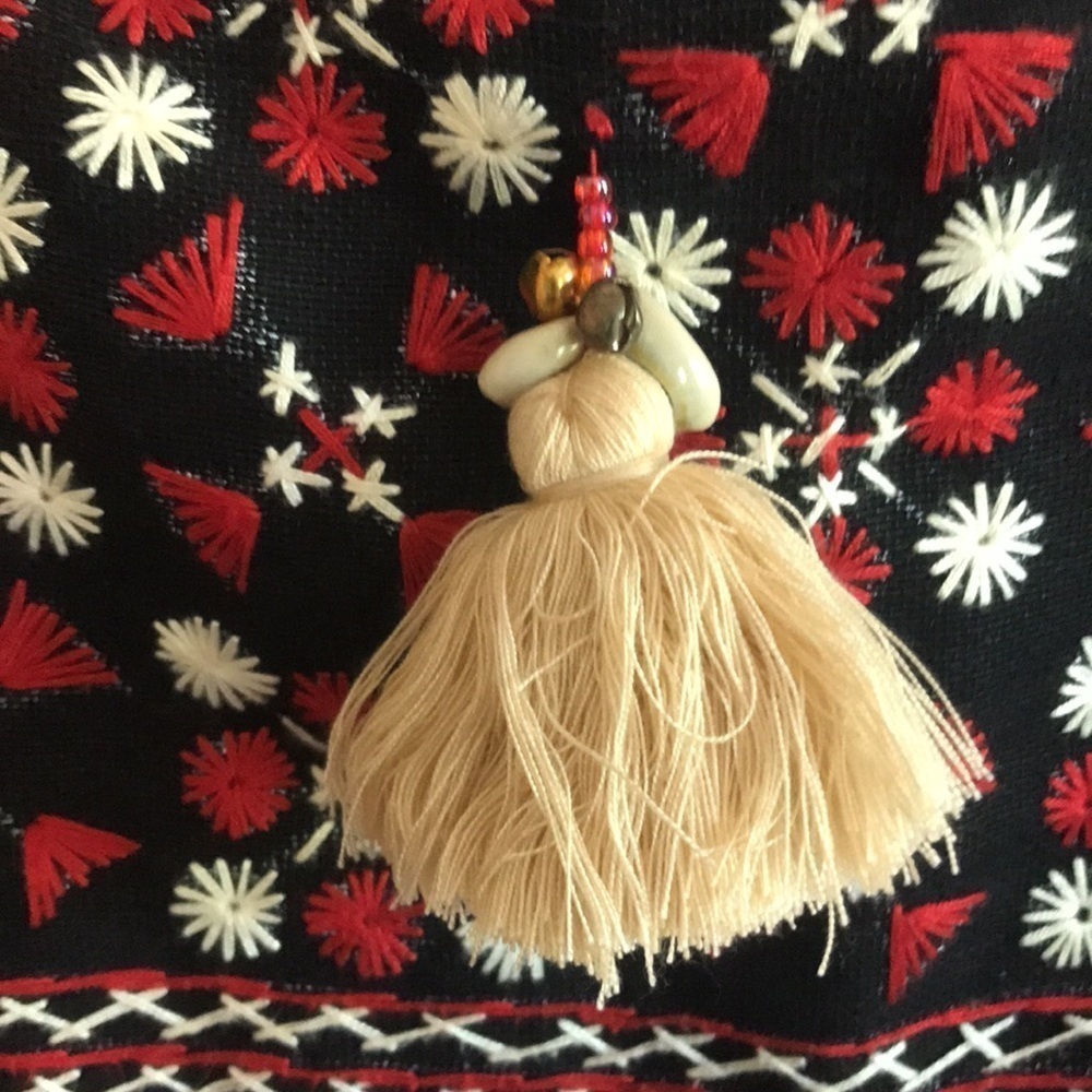 Small boho tote. Beaded shells, embroidery. Mixed media. Patchwork. Beach summer - Picture 2 of 11